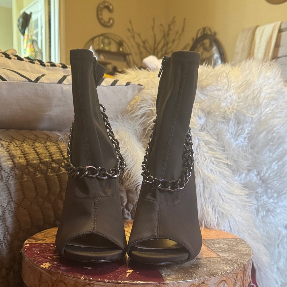 Shoe Dazzle Black Chain Detail Heeled Boots